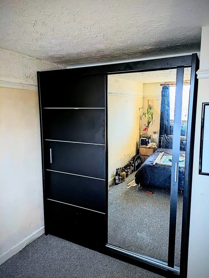 Mirrored Sliding Door Wardrobe